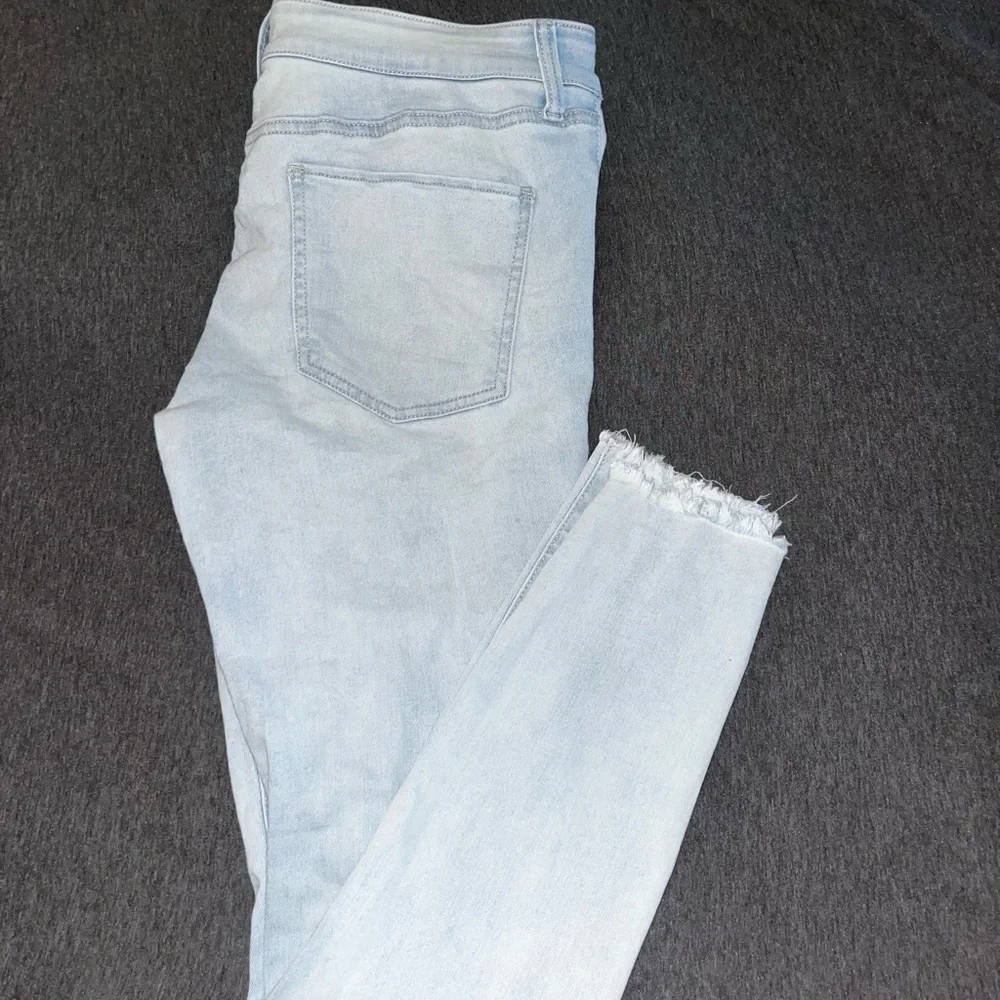 white wash denim skinny jeans - Picture 3 of 3